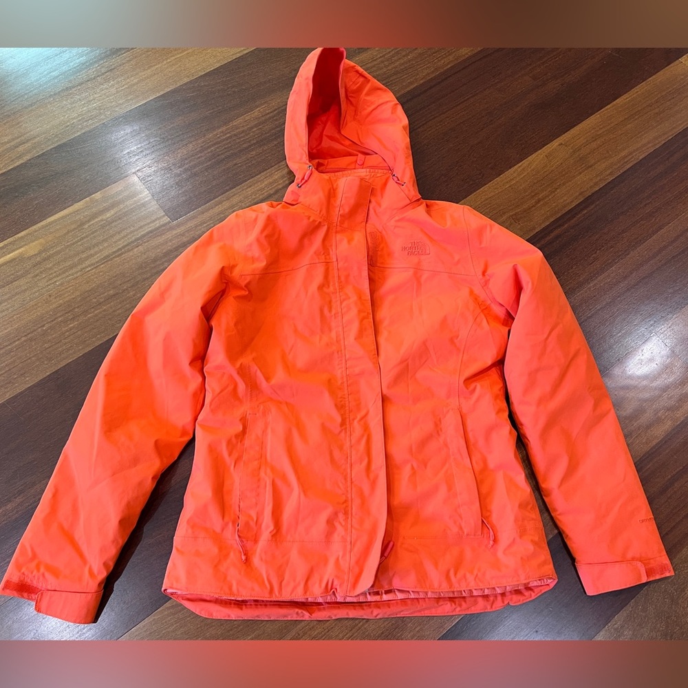 North face women ski/snowboard jacket
